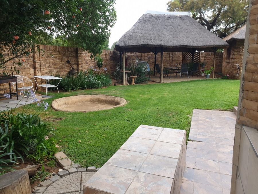 4 Bedroom Property for Sale in La Hoff North West